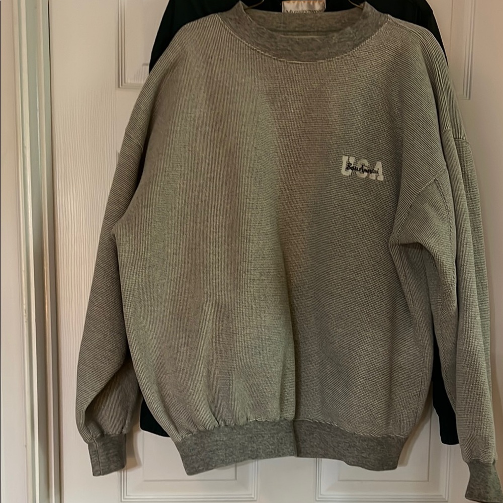 Gray Crewneck Shirt with Soft Fabric and Relaxed Fit